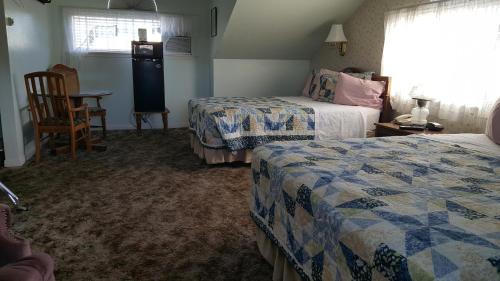 Deluxe Queen Room with Two Queen Beds