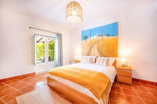 Refreshing poolside escape in Ponte de Sor in Ponte De Sor