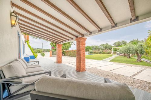 Refreshing poolside escape in Ponte de Sor in Ponte De Sor