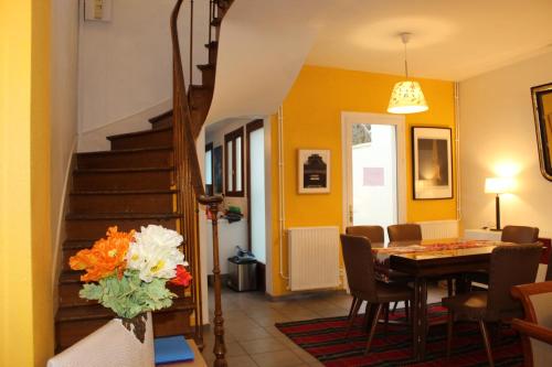 Maison de Charme 95m2 à Saint-Denis PLEYEL, 4 Chambres, Terrasse, Calme, Proche Paris et Stade de France - Location saisonnière - Saint-Denis