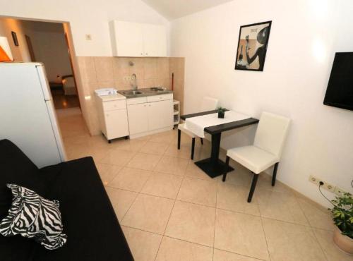 Apartments Trogrlic - One-Bedroom Apartment with Balcony