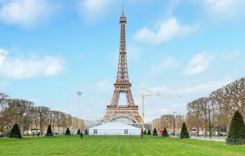 Awesome Apartment In Paris With Wifi - image 2