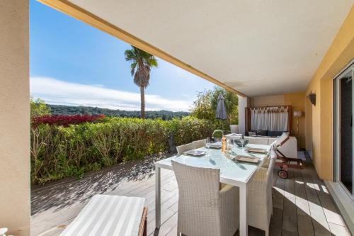 T4 Terrasse VUE sur le GOLF