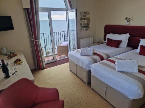 Twin Room with Sea View