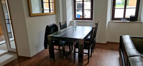 บริการและสิ่งอำนวยความสะดวก, Schlossstrasse in แฟรงเกนเบิร์ก