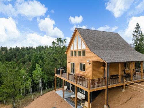 Alpine Escape: Family-Friendly w/ Gorgeous Scenery in Midland, USA