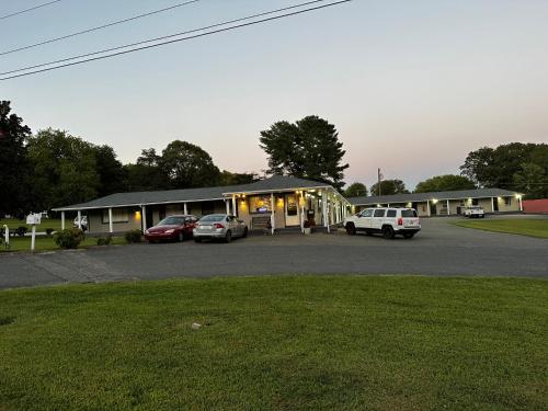 ทัศนียภาพภายนอกโรงแรม, Bea's Parkway Inn in เมาท์แอรี (นอร์ทแคโรไลนา)