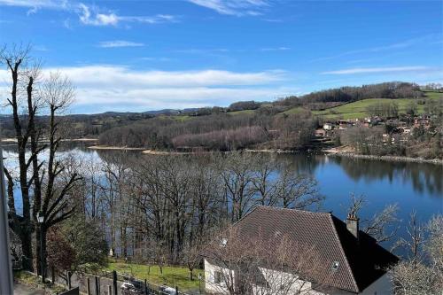 Maison au bord du lac gîte à louer Saint-Étienne-Cantalès