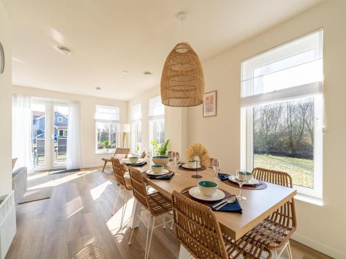 Holiday Home In South Holland By Stompaarde Plas - Spijkenisse