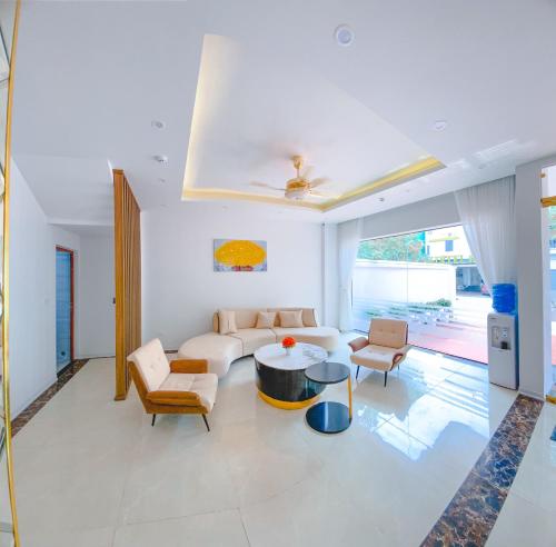 Luxtel Hotel Ngoại Giao Đoàn in Tu Liem District