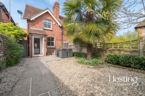 Stunning Character House In The Centre of Henley