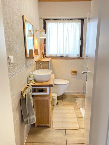 Fürdőszoba, Ferienwohnung Waldschloss in Eppenbrunn