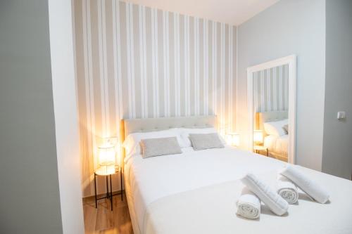 1 queen bed, 1 sofa bed
