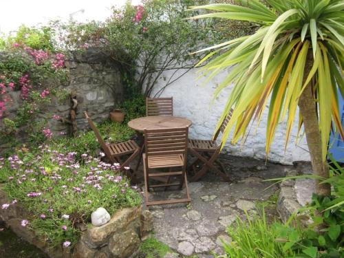 Jowders Cottage - image 2