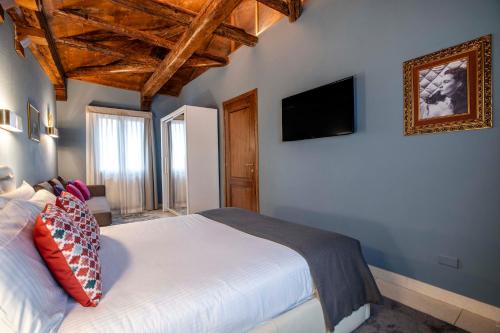 Ecco Suites San Leonardo - image 10