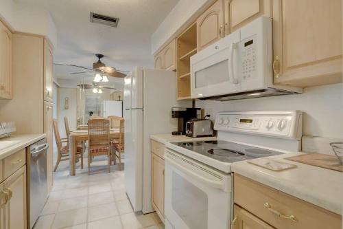 Super Private Home With Great Outdoor Space in Bonita Springs
