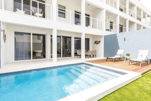 NEW Luxe Private Pool Grace Bay Villa Beach 3min