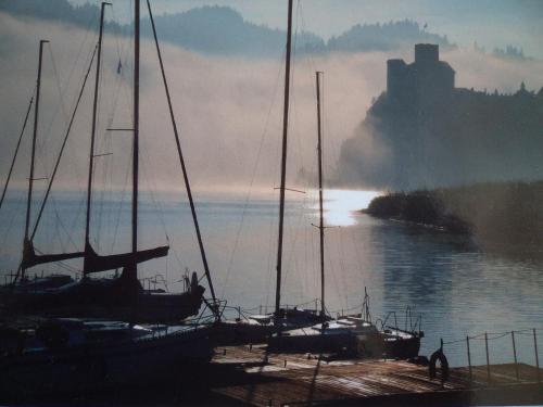 Apartment with Lake and Castle View