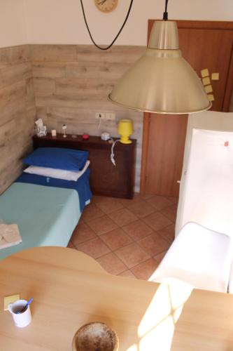 Standard Single Room with Shared Bathroom