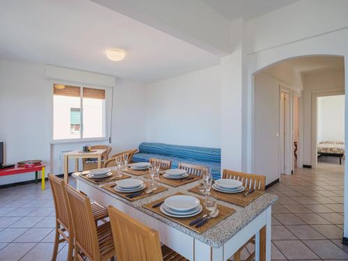 Apartment Come il sole all'improvviso by Interhome