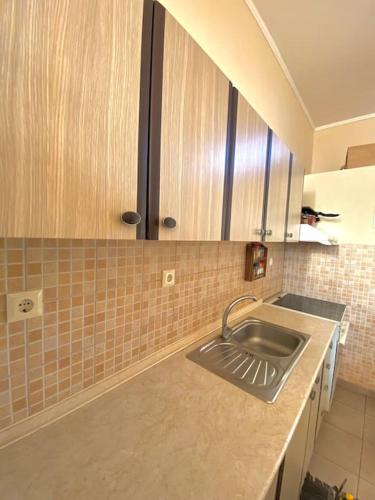 Ground floor apartment with gym & yard in Paggaio in Proti