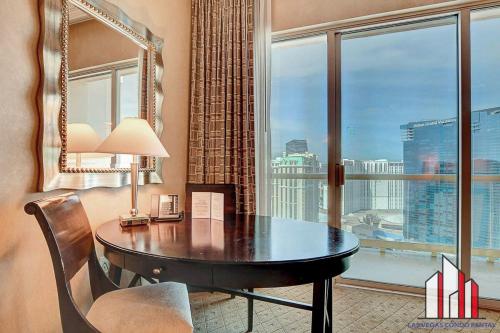 MGM Signature-38-617 Top floor F1 View Balcony, Las Vegas (photo 5)