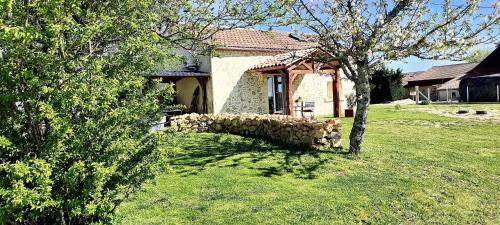 Maison de 2 chambres avec jardin clos et wifi a Les Leches