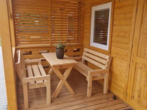 2 bedrooms, 4 beds