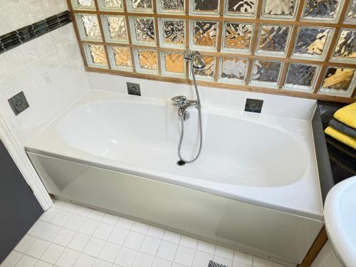 Vannituba, Luxury, private, secure self-contained Coach House, near Wythall and close to the NEC in Dorridge