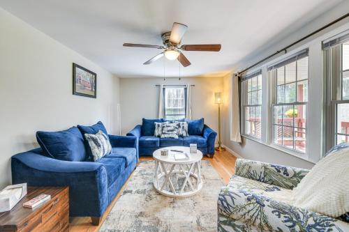 Toano Home with Screened Porch Steps to Lake!