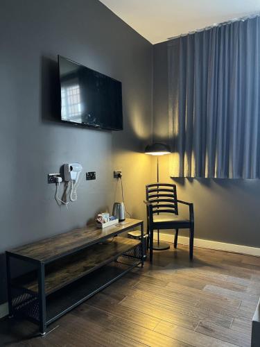 Superior Double Room image 10