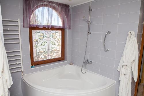 Badkamer, Familly Art Hotel Nirvana in Shumen