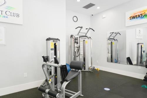 Lux Condo at Yacht Club 10 min from Beach in Miami, USA