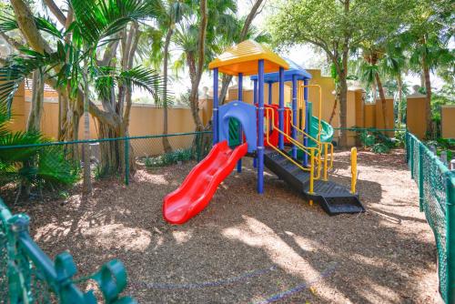Lux Condo at Yacht Club 10 min from Beach in Miami, USA