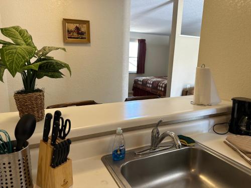 Sunset Inn and Suites