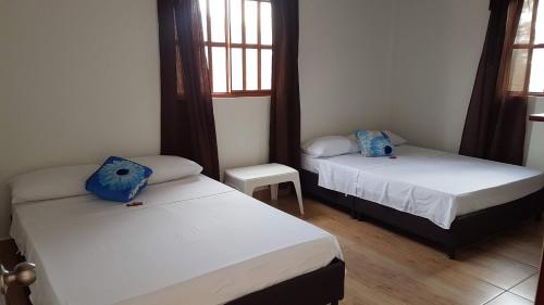 2 double beds