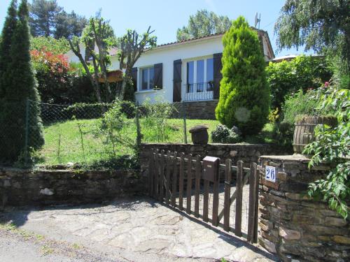 Maison avec jardin de 600 m2 au cœur des cévennes - Location saisonnière - Sénéchas