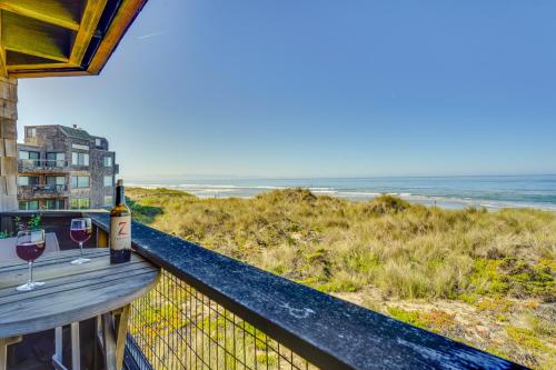 Watsonville Condo with Ocean Views and Beach Access