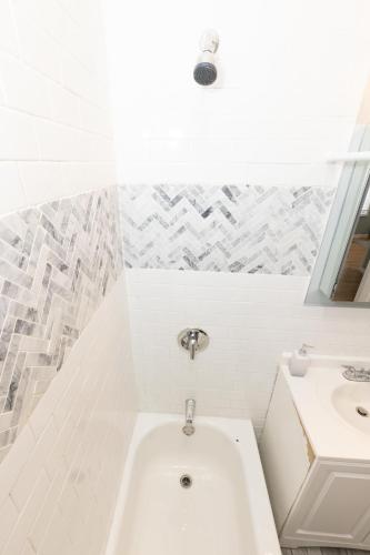 Cozy & Classy 3-Bed to mins NYC in Jersey City, USA