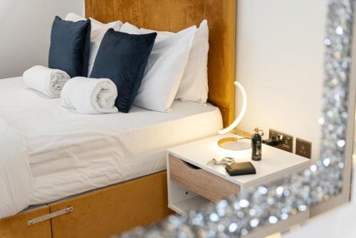 Marble Arch Penthouses with Skyline Views - image 13