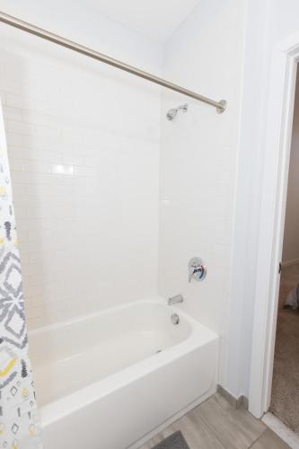 Modern & Cozy 2 - Bedroom gem mins from NYC in Jersey City, USA