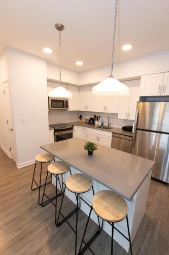 Modern & Cozy 2 - Bedroom gem mins from NYC in Jersey City, USA