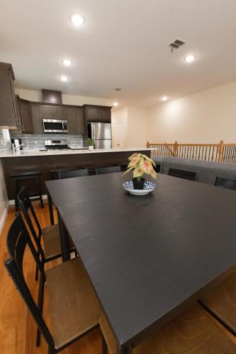 Elegant Modern 3-Bed Apt near NYC in Jersey City, USA