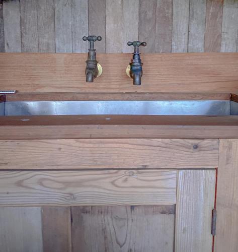 The cabin at Abberley Glamping photo 3