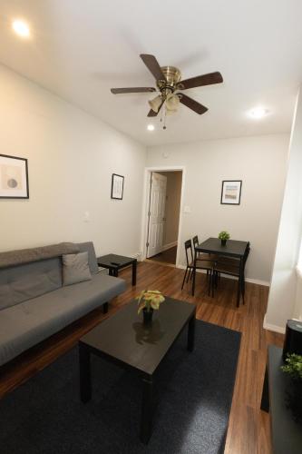 Chic 3BR Hideaway mins from NYC - Apartment - Jersey City