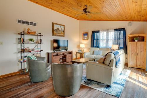 Cozy Belgrade Cottage w/ Wood-Burning Stove!