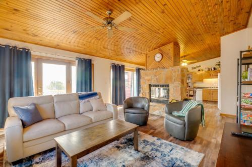 Cozy Belgrade Cottage w/ Wood-Burning Stove! in Caledonia