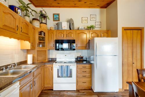 Cozy Belgrade Cottage w/ Wood-Burning Stove! in Caledonia