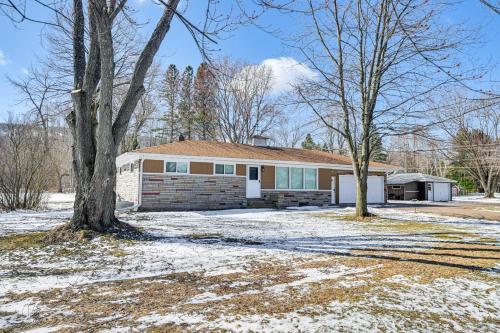 Wausau Home with Yard 1 Mi to Granite Peak Ski Area