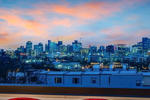 New NashVegas Downtown Rooftop City Views 13Beds, Nashville, Tennessee